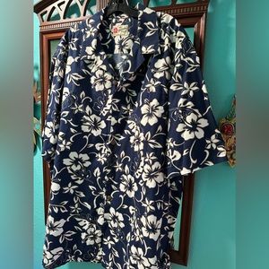 Vintage Hilo Hattie Men’s Hawaiian shirt navy 3XL-4XL tall?  Cruise wear